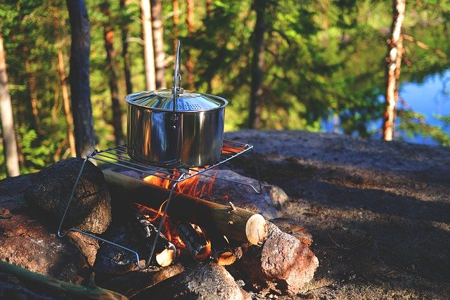 Camping Tips for Beginners campfire