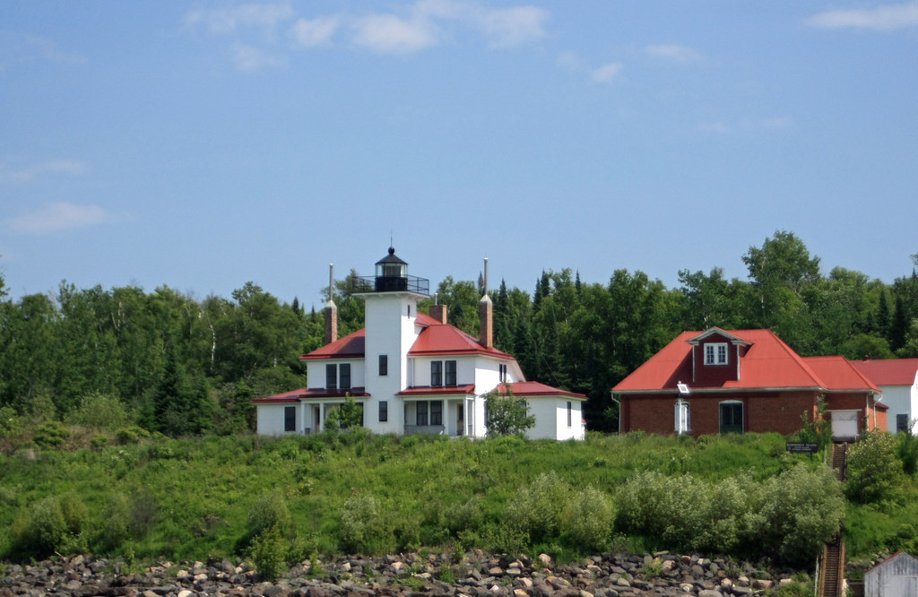 Best National Parks in Wisconsin Raspberry Island lighthouse